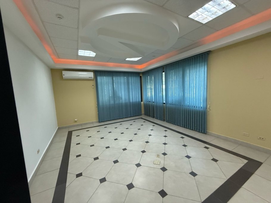 Se Vende Casa con Uso Comercial u Oficina