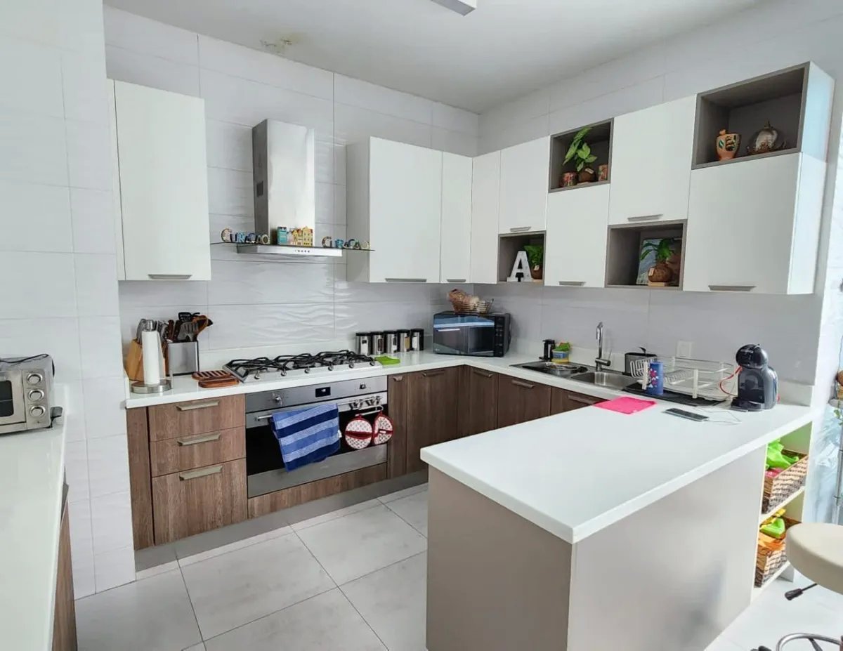 Venta de apartamento en Costa del este.