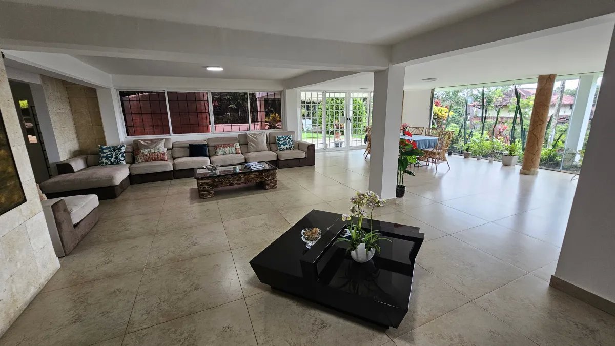 SE VENDE CASA EN ALBROOK