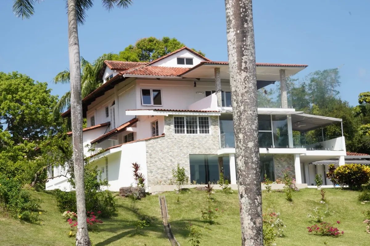 SE VENDE CASA EN ALBROOK