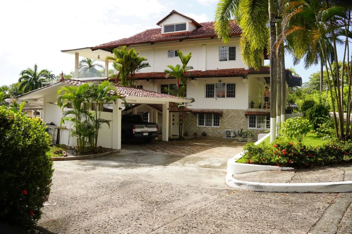 SE VENDE CASA EN ALBROOK