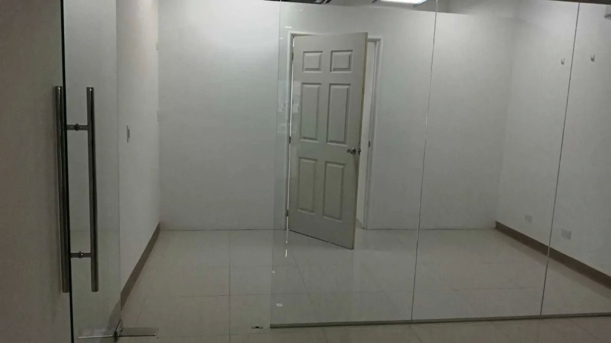 Venta de oficina en RBS Tower en Paitilla.