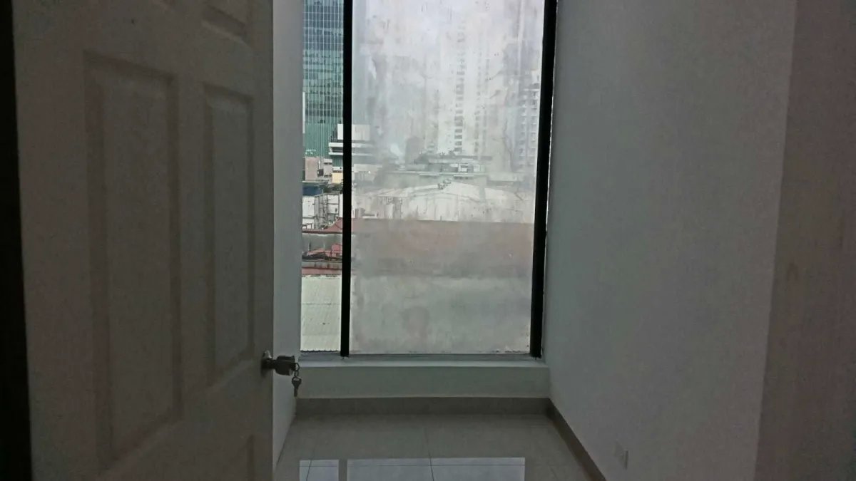 Venta de oficina en RBS Tower en Paitilla.
