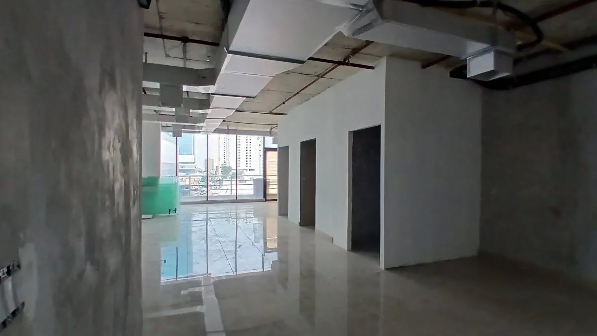 Venta de oficina en RBS Tower en Paitilla.