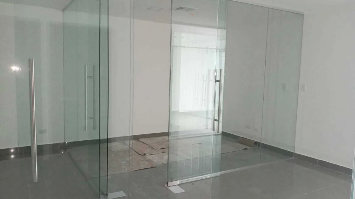 Venta de oficina en RBS Tower en Paitilla.