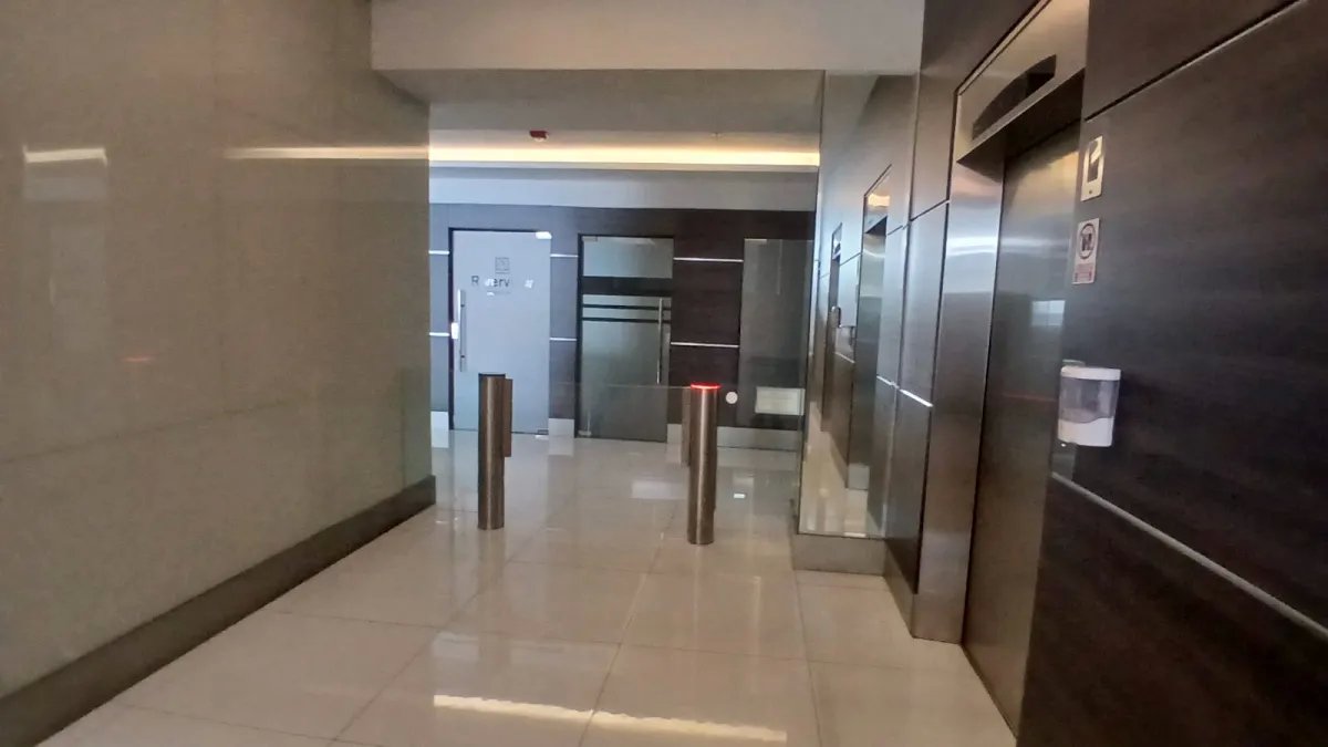 Venta de oficina en RBS Tower en Paitilla.