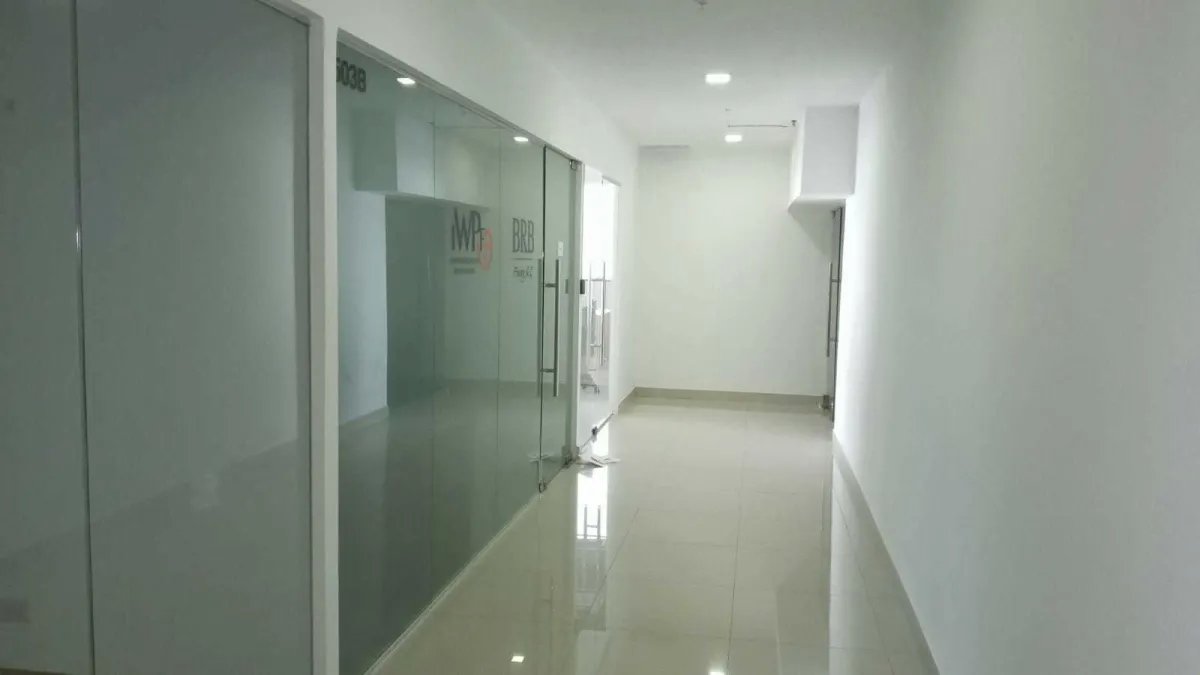 Venta de oficina en RBS Tower en Paitilla.
