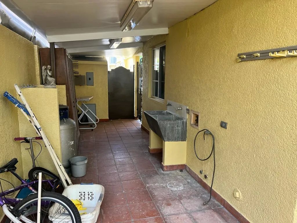 Venta de casa en Costa del este.