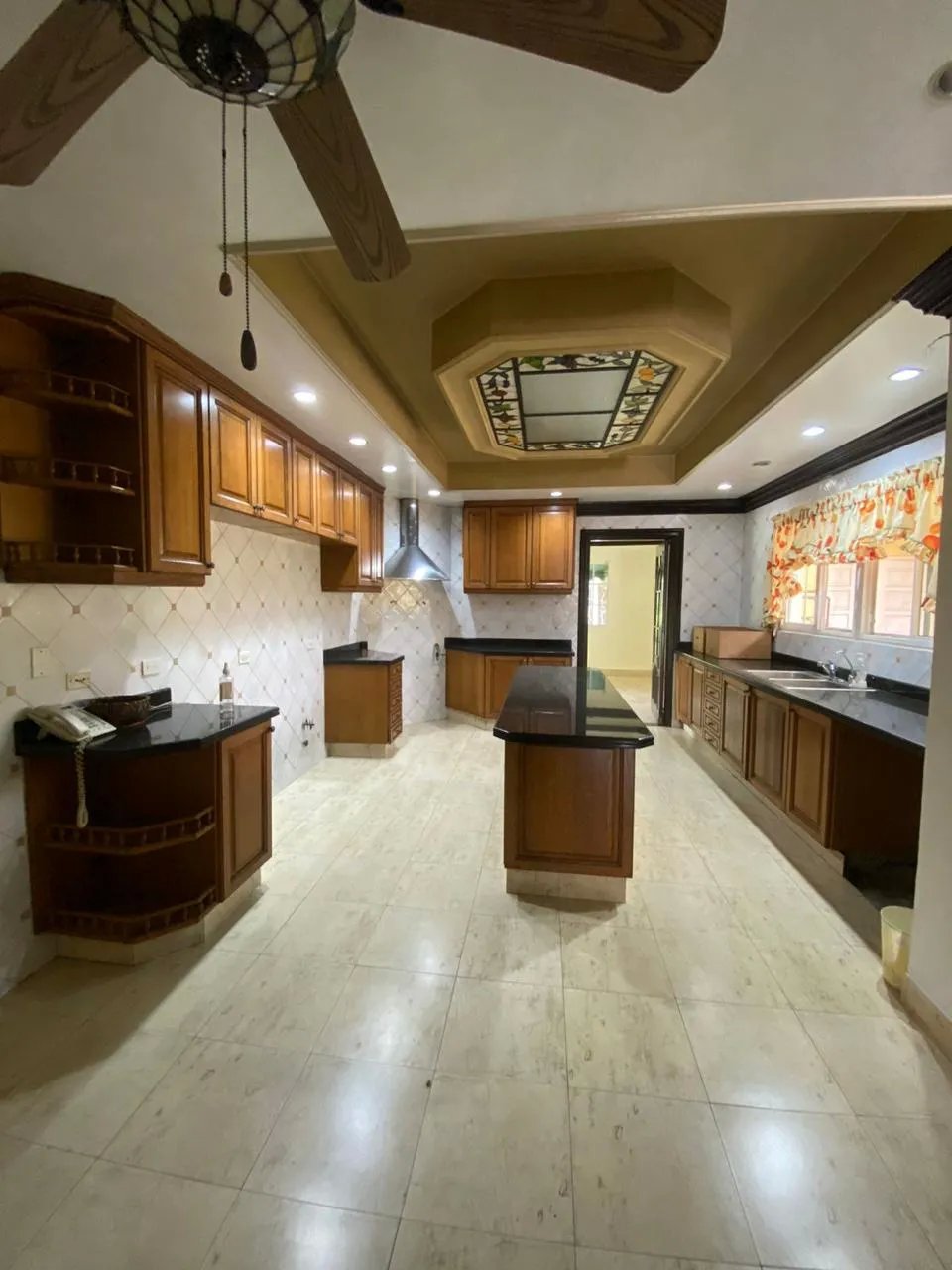 Venta de casa en Costa del este.