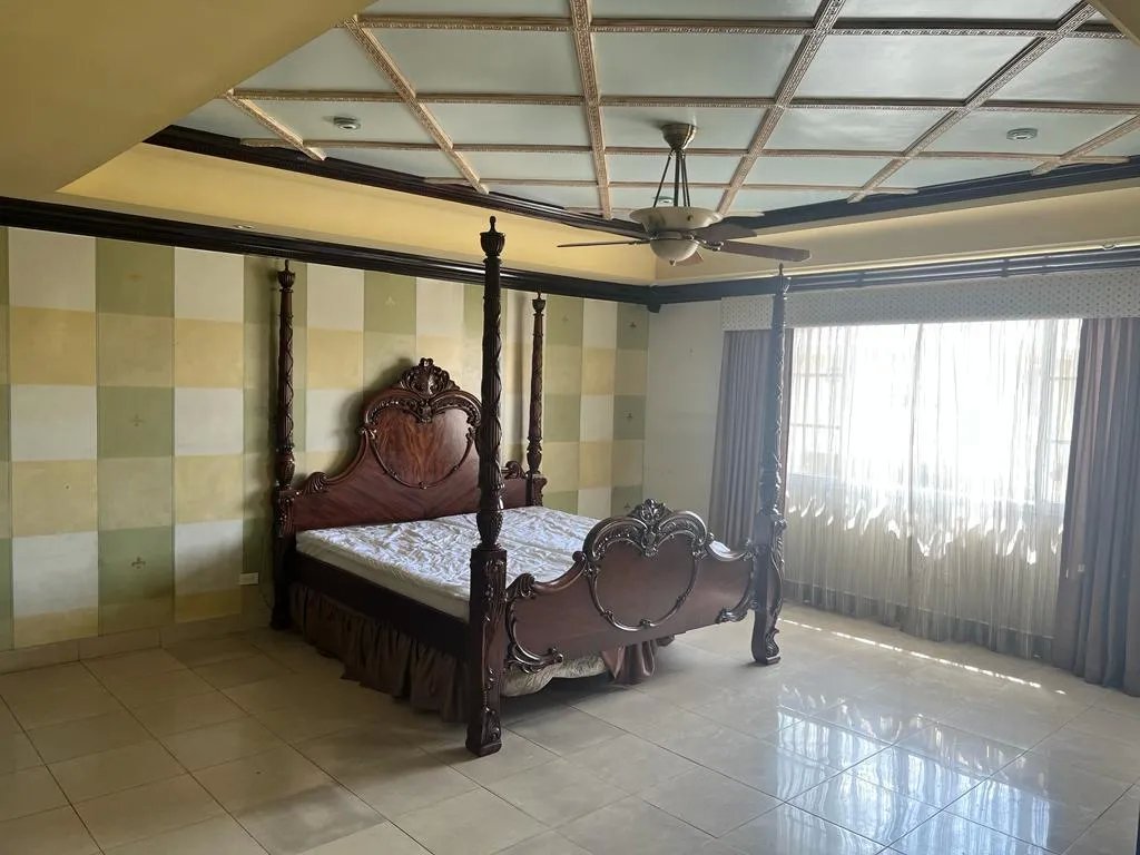 Venta de casa en Costa del este.