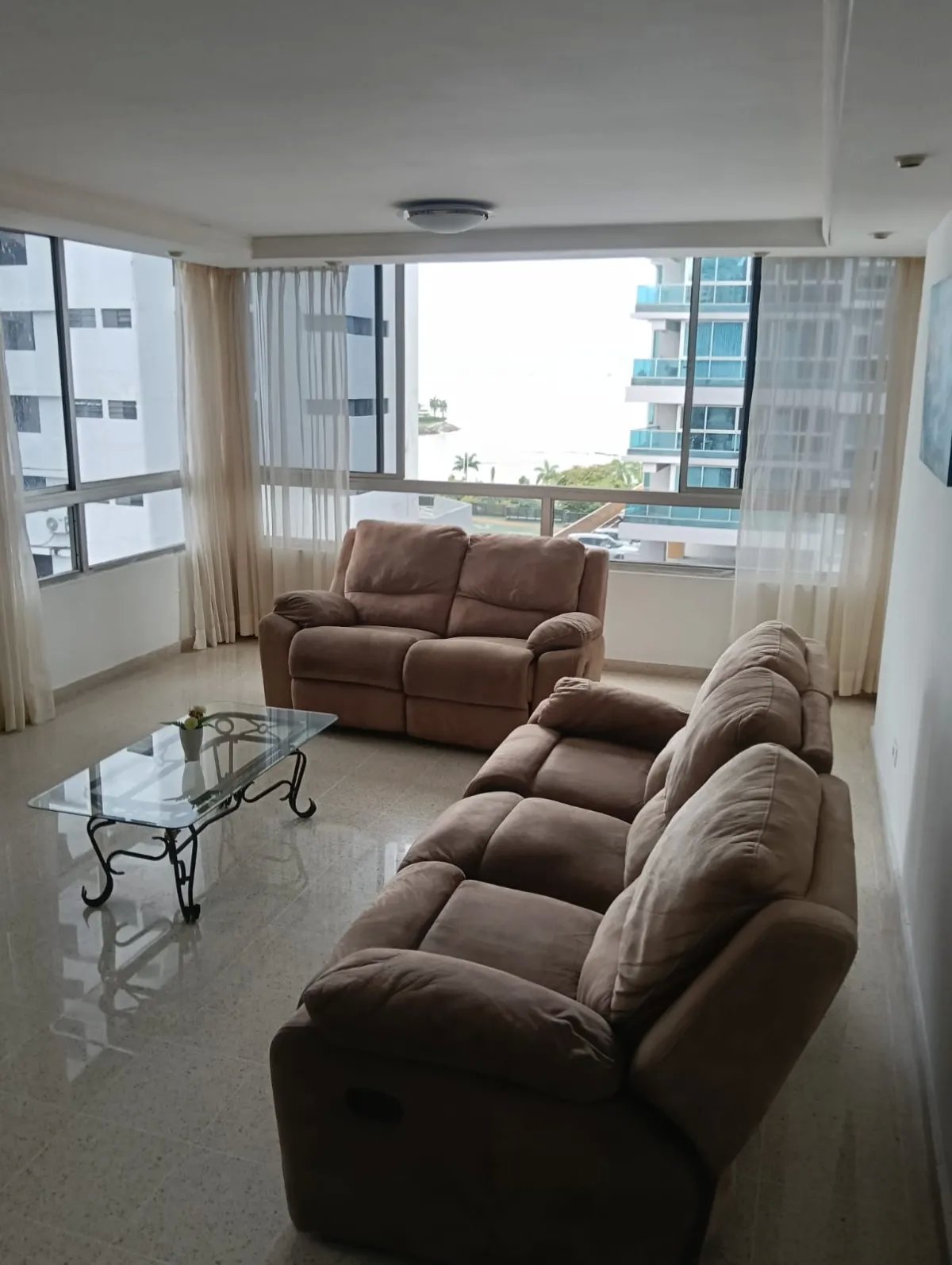 Vendo apartamento en Marbella 2 recamaras mas cbe