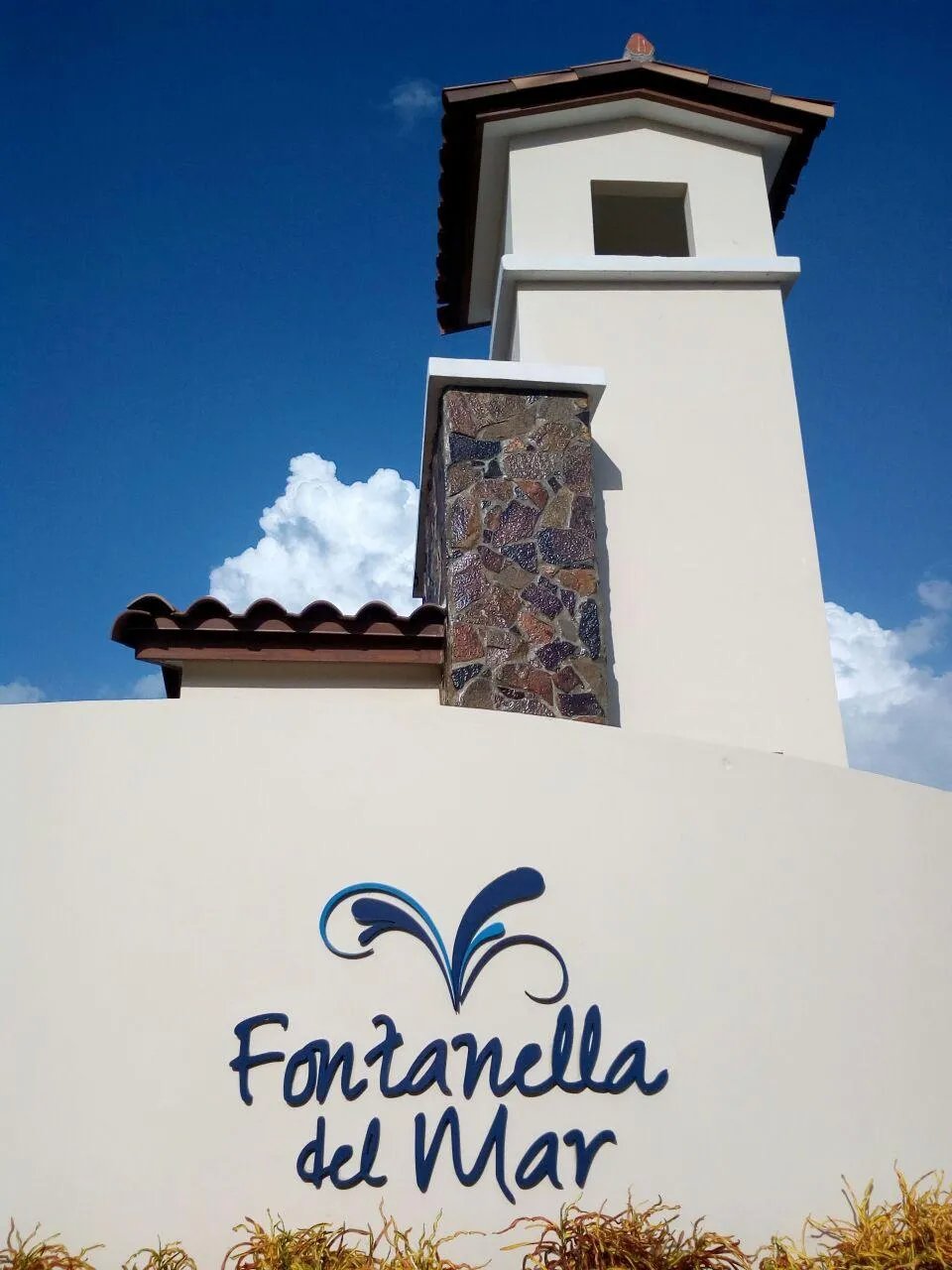 SE VENDE HERMOSO APARTAMENTO EN P.H. FONTANELLA DEL MAR