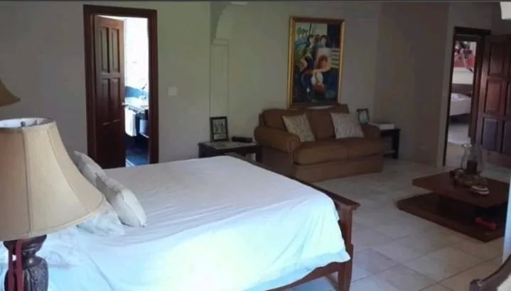 VENTA DE CASA REMODELADA EN ALBROOK, PANAMÁ