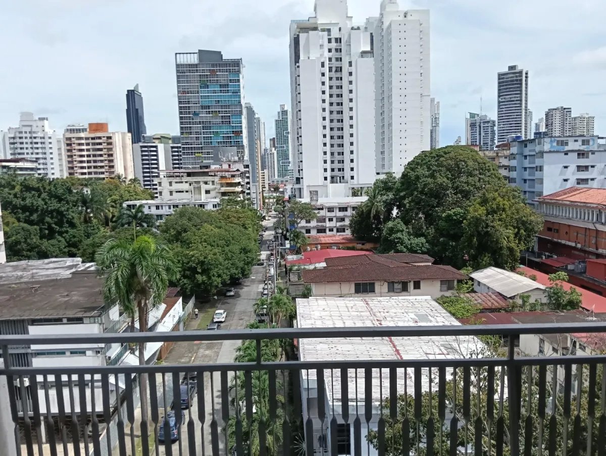 Vendo amplio apartamento el Via Argentina
