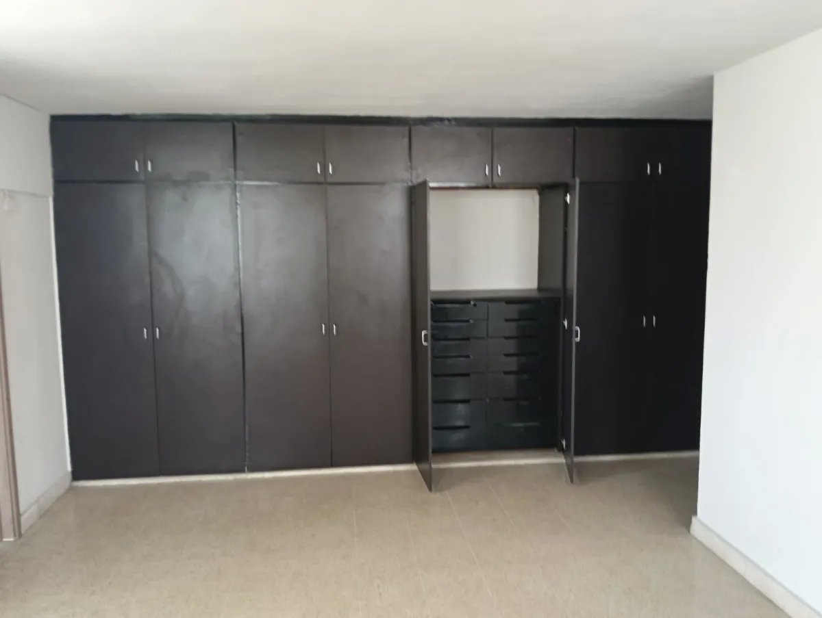 Vendo amplio apartamento el Via Argentina