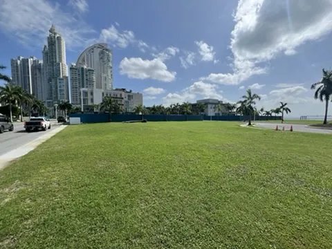 SE VENDE TERRENO EN OCEAN REEF ISLANDS