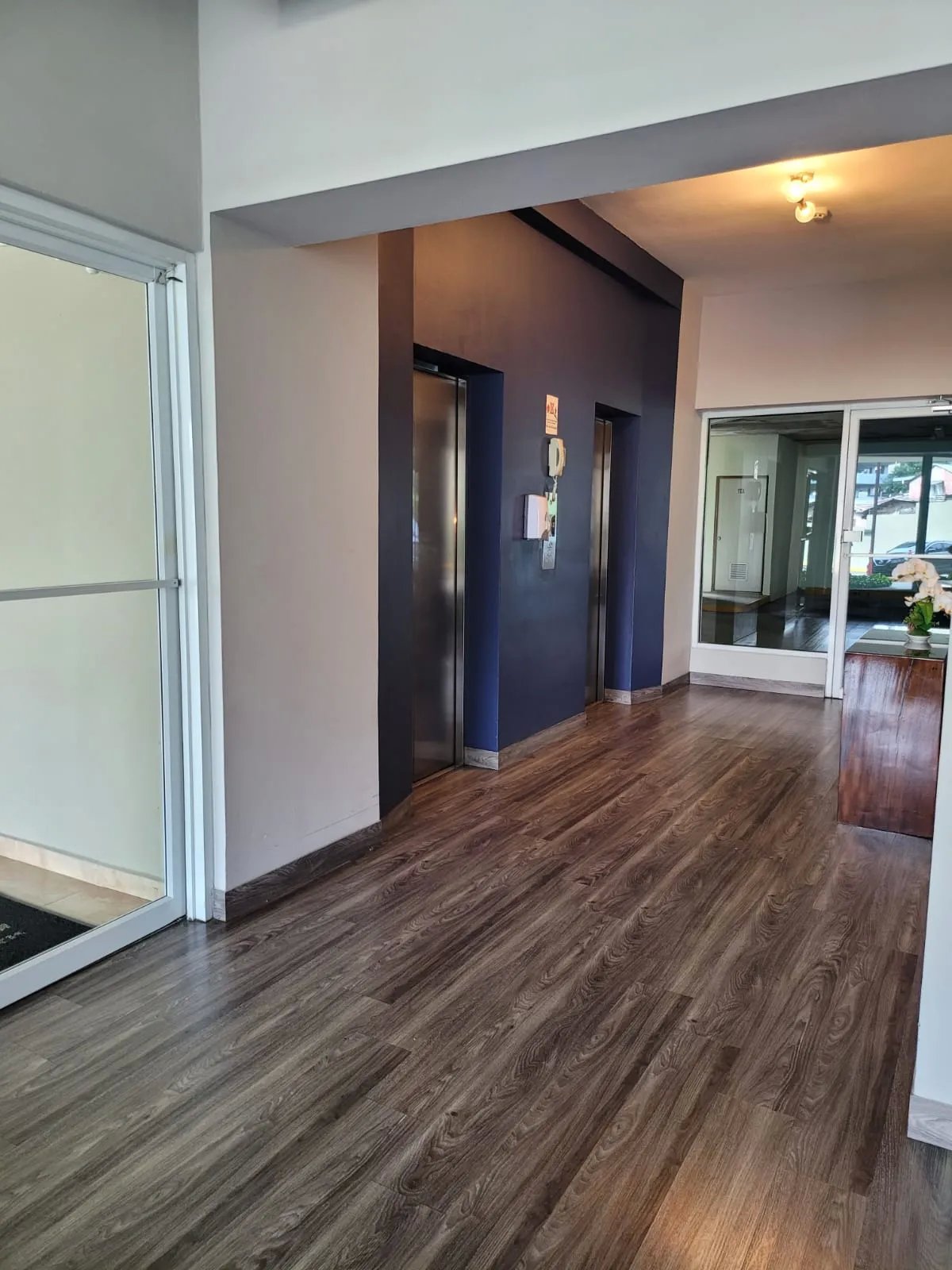 Alquiler apartamento PH Hyde Park frente parque Omar
