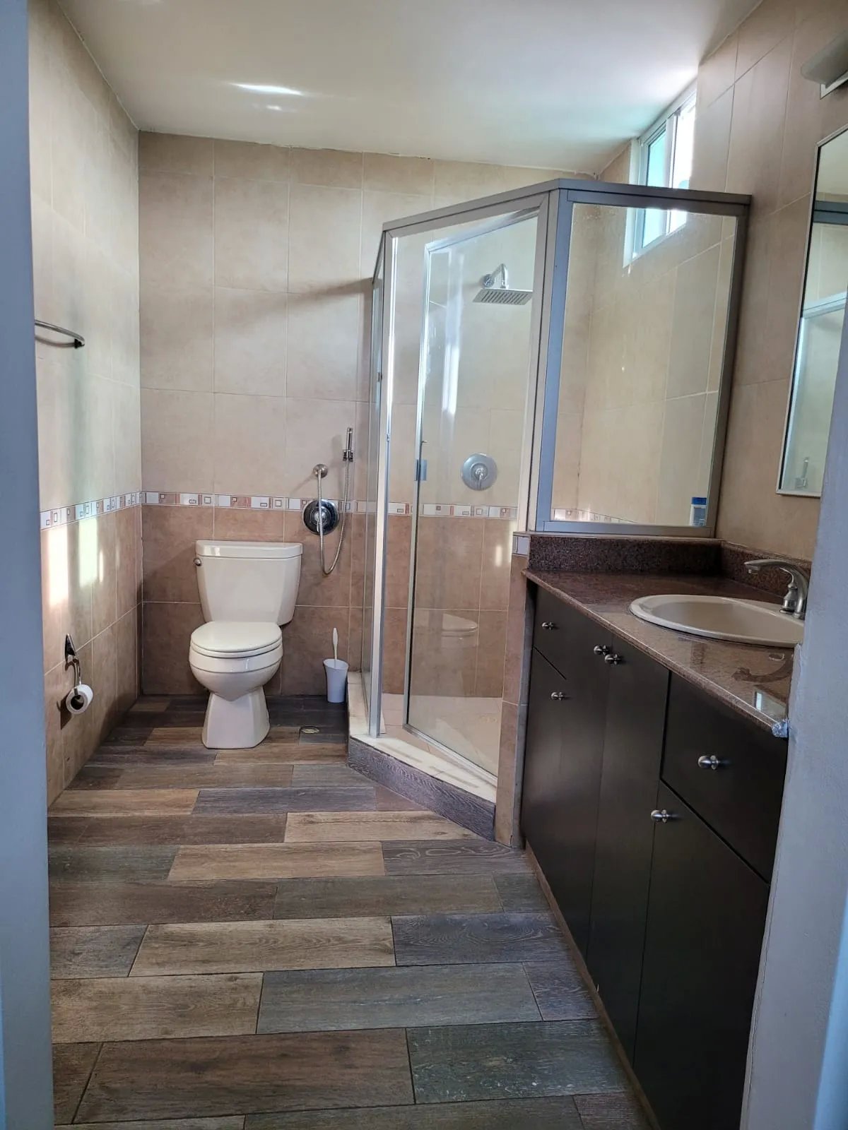 Alquiler apartamento PH Hyde Park frente parque Omar