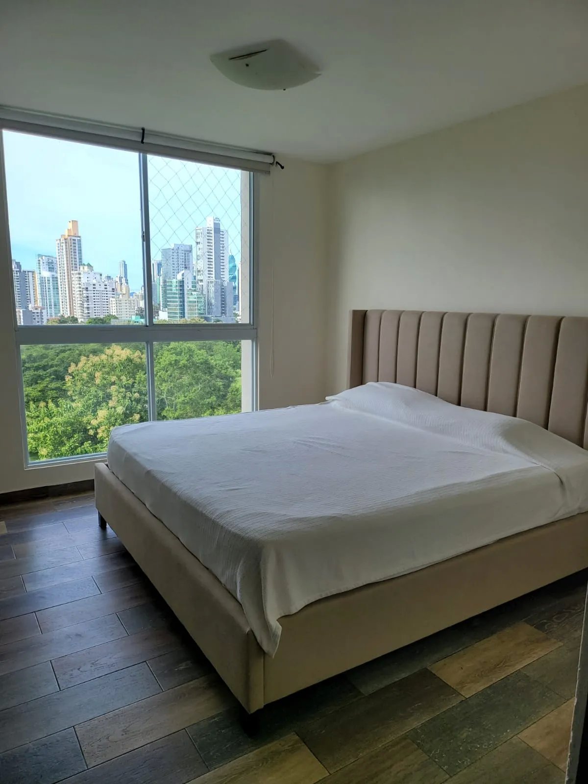 Alquiler apartamento PH Hyde Park frente parque Omar