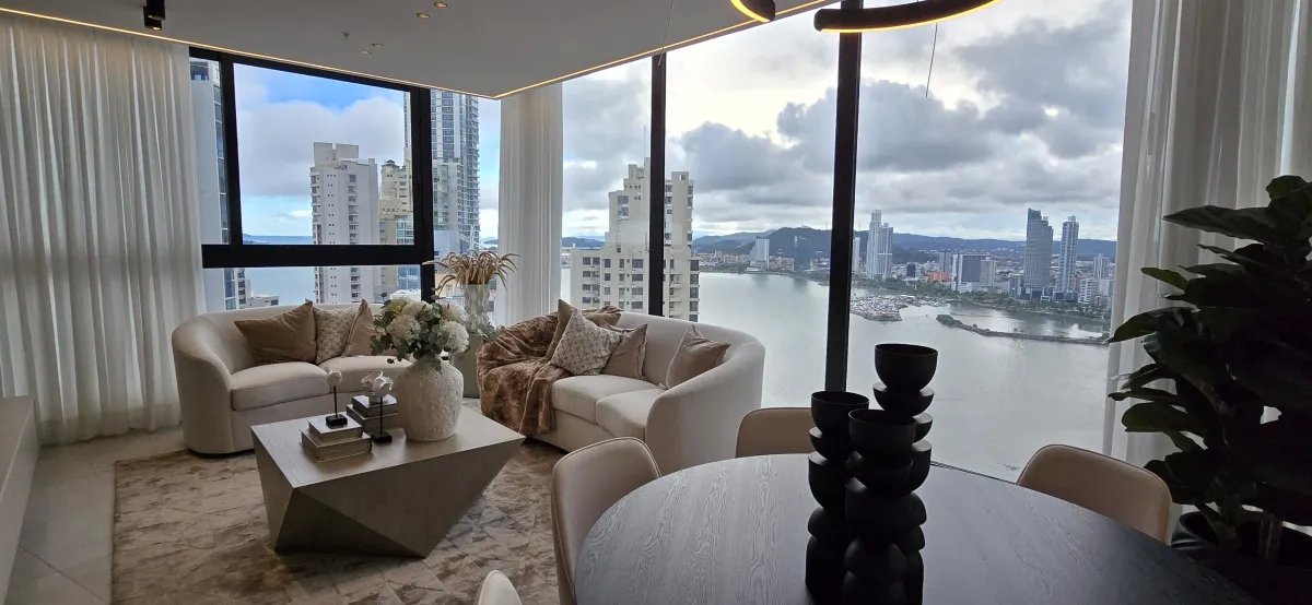 Apartment For Sale in Punta Paitilla
