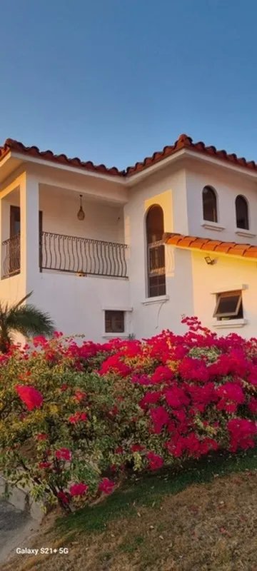 SE VENDE TOWN HOUSE EN VISTA MAR