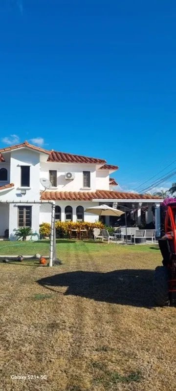 SE VENDE TOWN HOUSE EN VISTA MAR