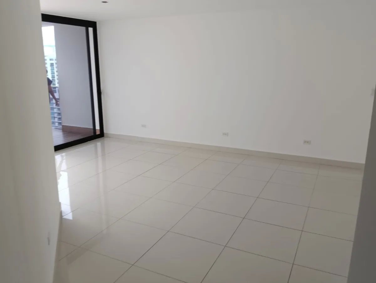 Vendo amplio y lujoso apartamento en el Cangrejo de 2 recámaras
