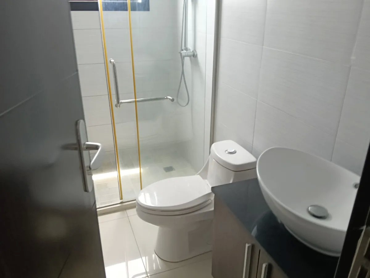 Vendo amplio y lujoso apartamento en el Cangrejo de 2 recámaras