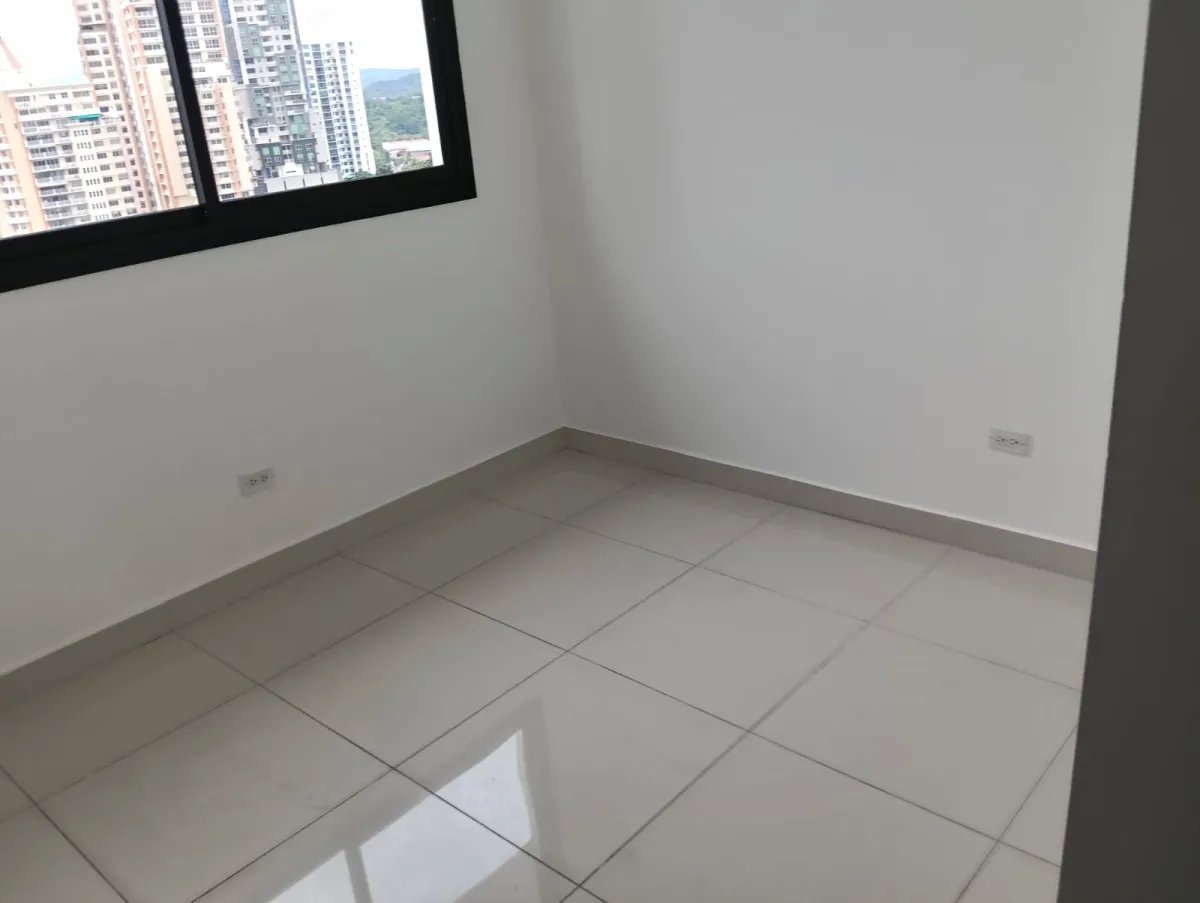 Vendo amplio y lujoso apartamento en el Cangrejo de 2 recámaras