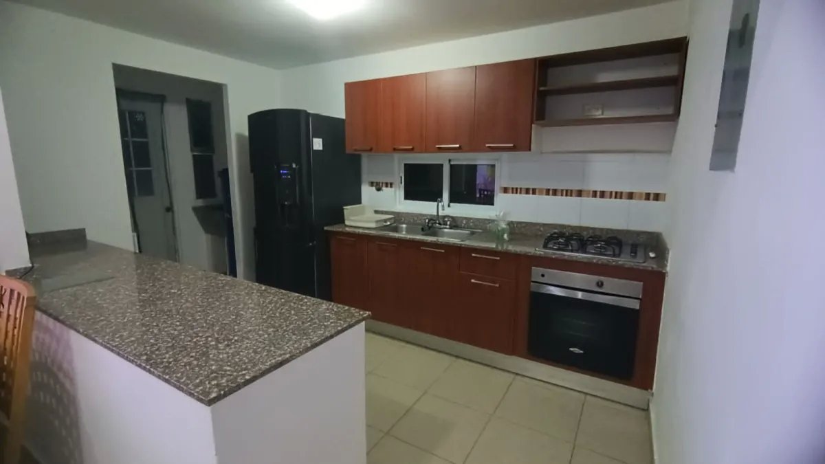 Venta de amplia casa en Arraiján