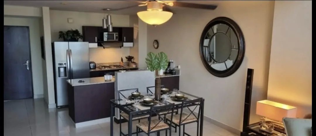 Se Alquila hermoso apartamento en El Cangrejo PH Vitro