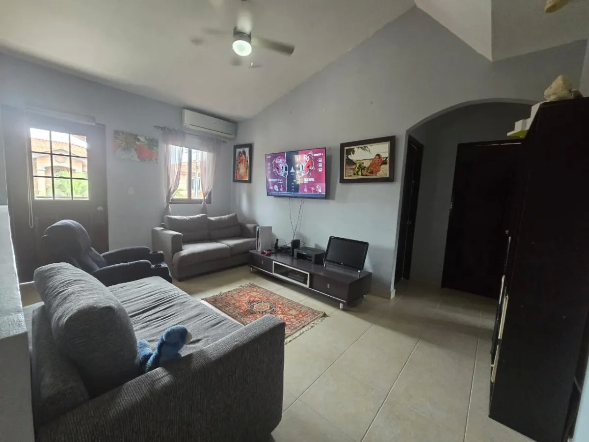 Duplex For Sale in Versalles