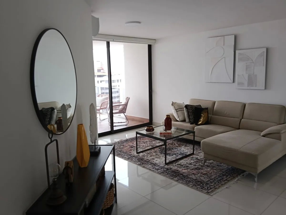 Vendo amplio y lujoso apartamento en El Cangrejo, 3rec amoblado