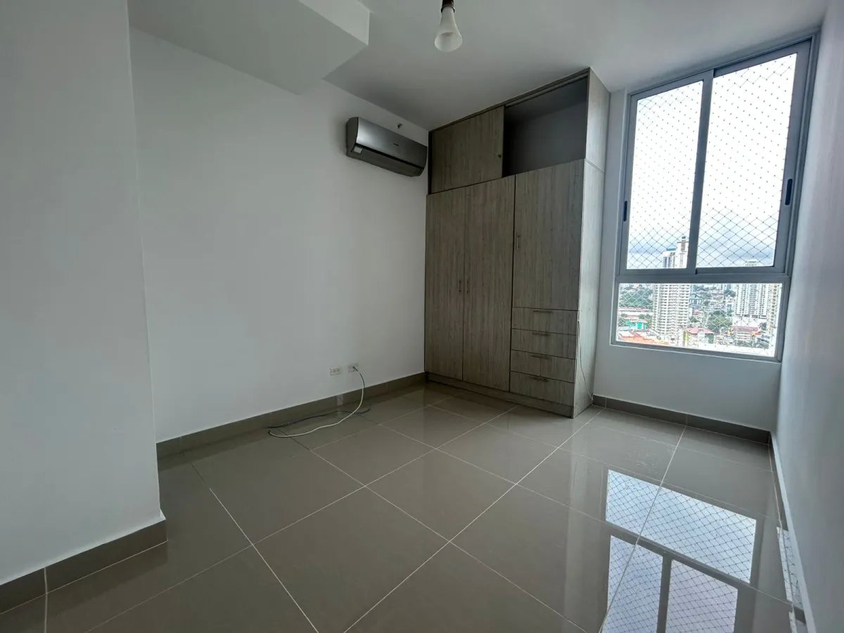 Venta de apartamento en PH Rainbow Towers