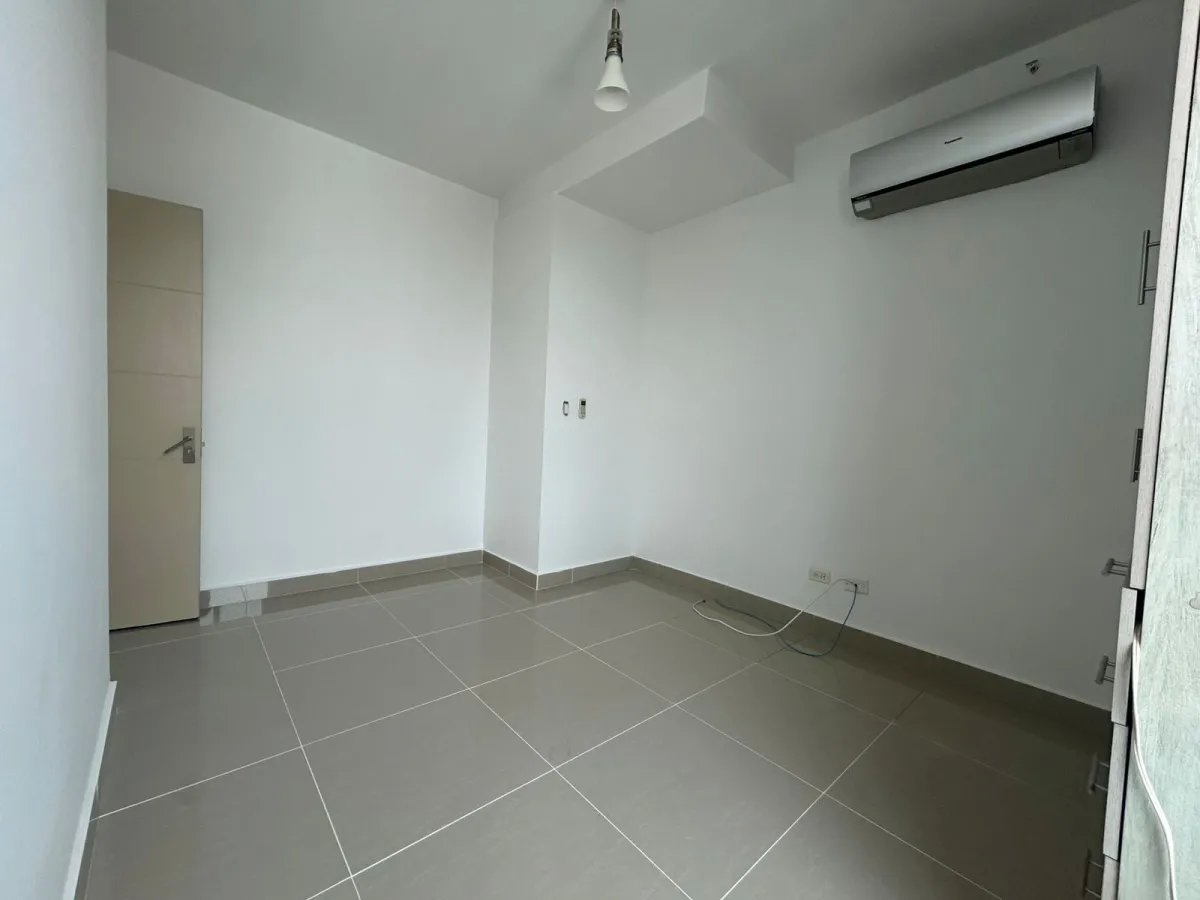 Venta de apartamento en PH Rainbow Towers