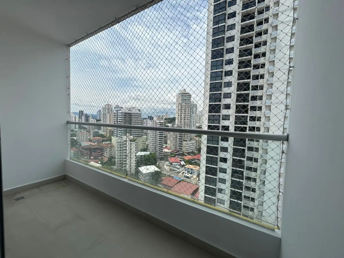 Venta de apartamento en PH Rainbow Towers