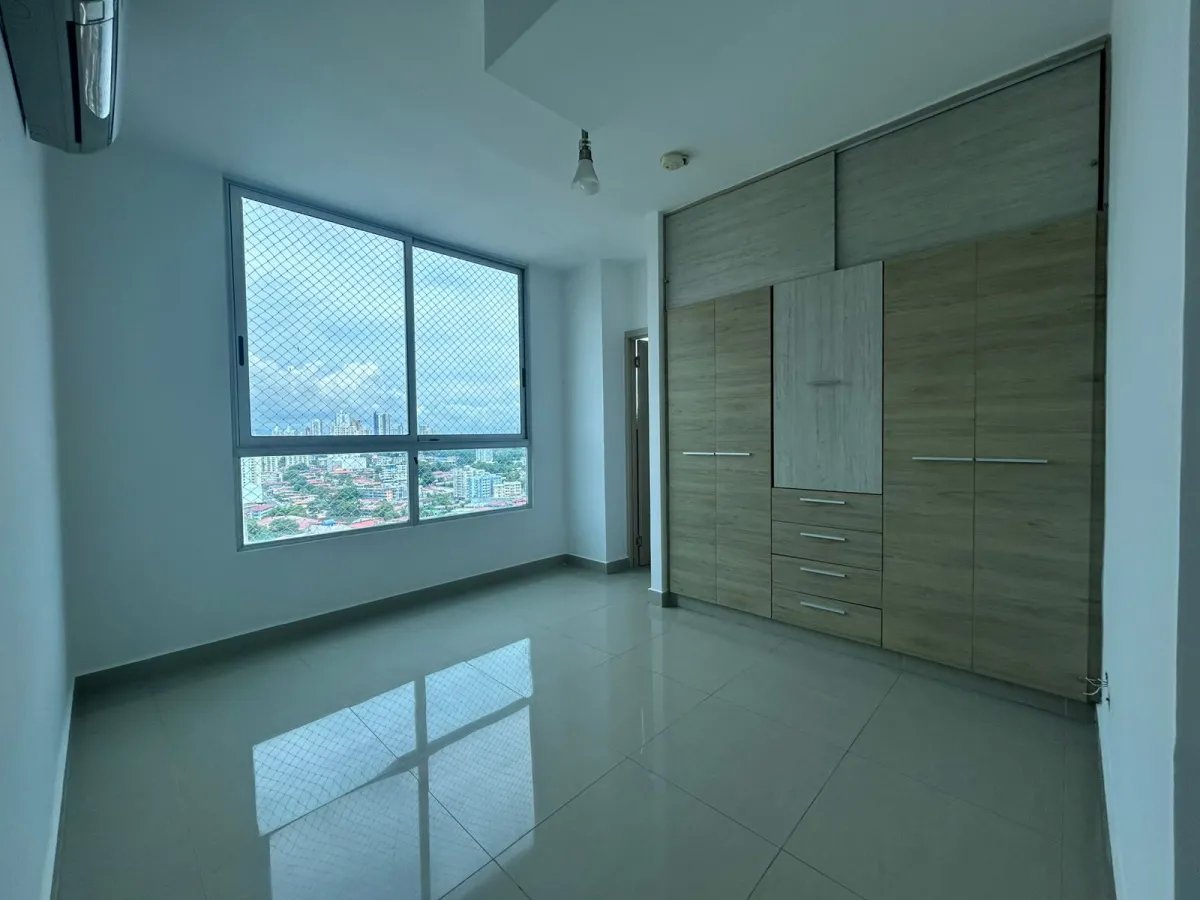 Venta de apartamento en PH Rainbow Towers