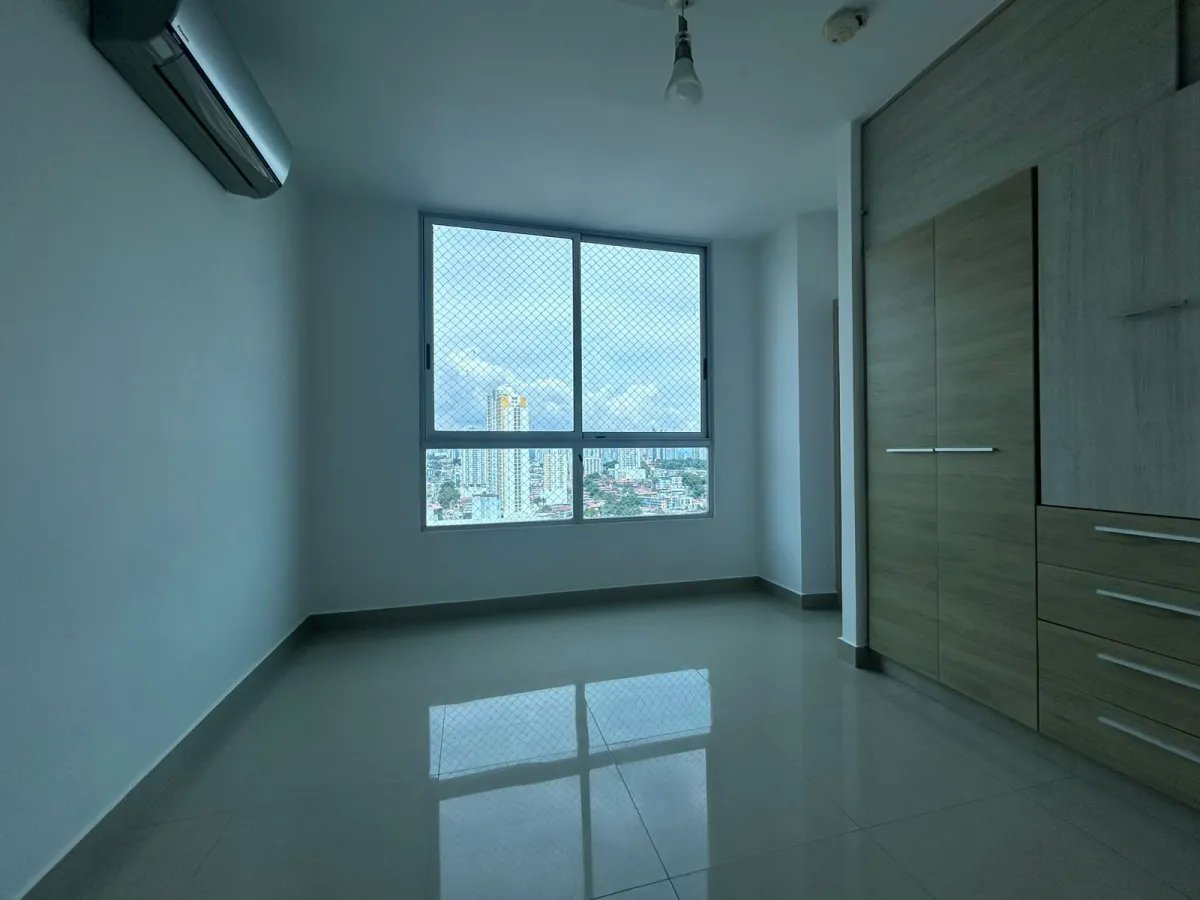 Venta de apartamento en PH Rainbow Towers