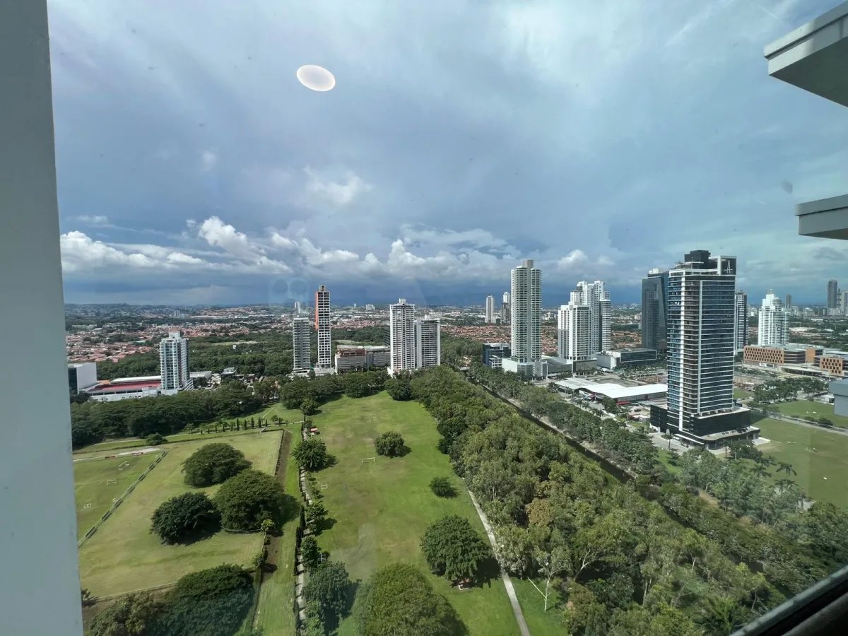 Venta de apartamento en PH. Titanium, Costa del Este