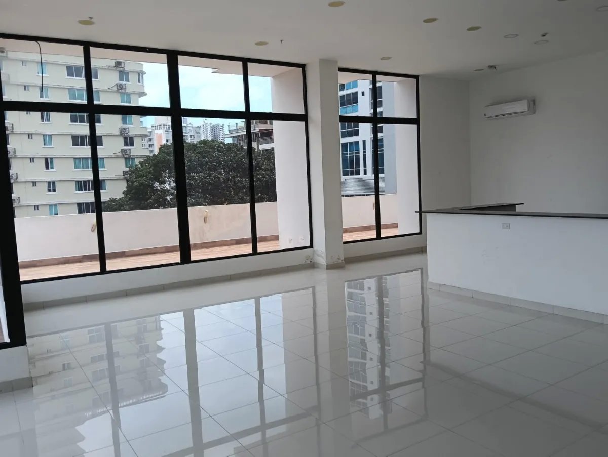 Vendo penthouse en el Cangrejo 200mts, 3 rec + cbe, lujoso y amplio