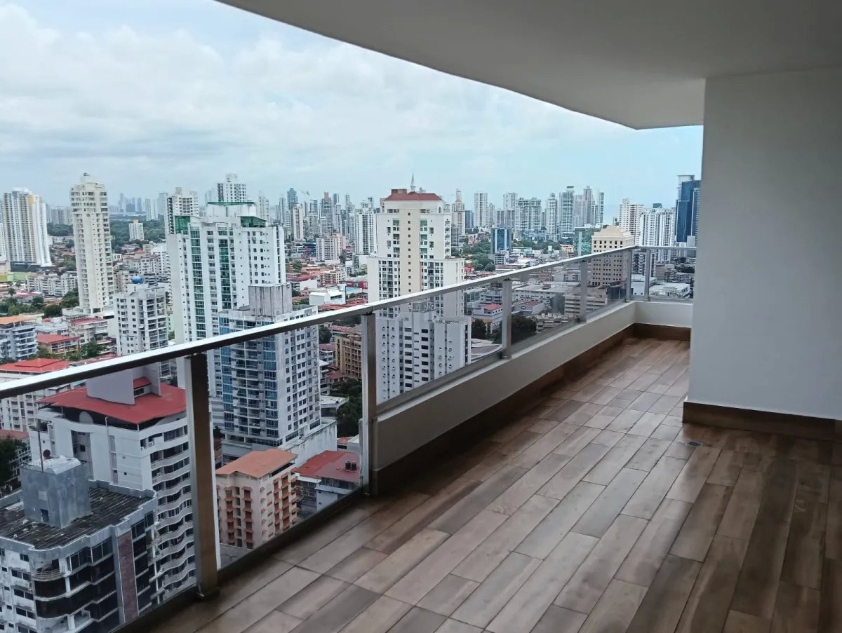 Vendo penthouse en el Cangrejo 200mts, 3 rec + cbe, lujoso y amplio