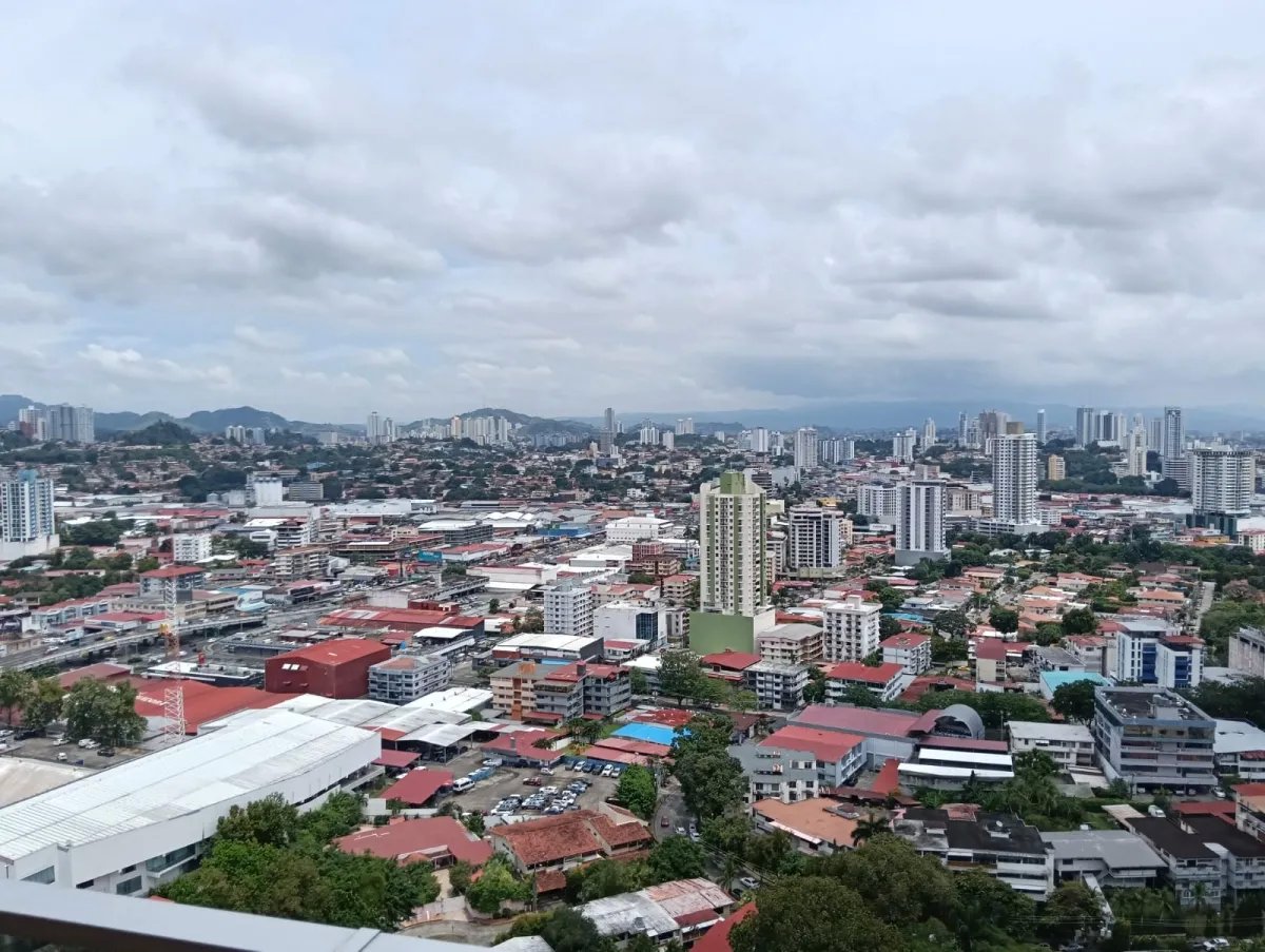 Vendo penthouse en el Cangrejo 200mts, 3 rec + cbe, lujoso y amplio