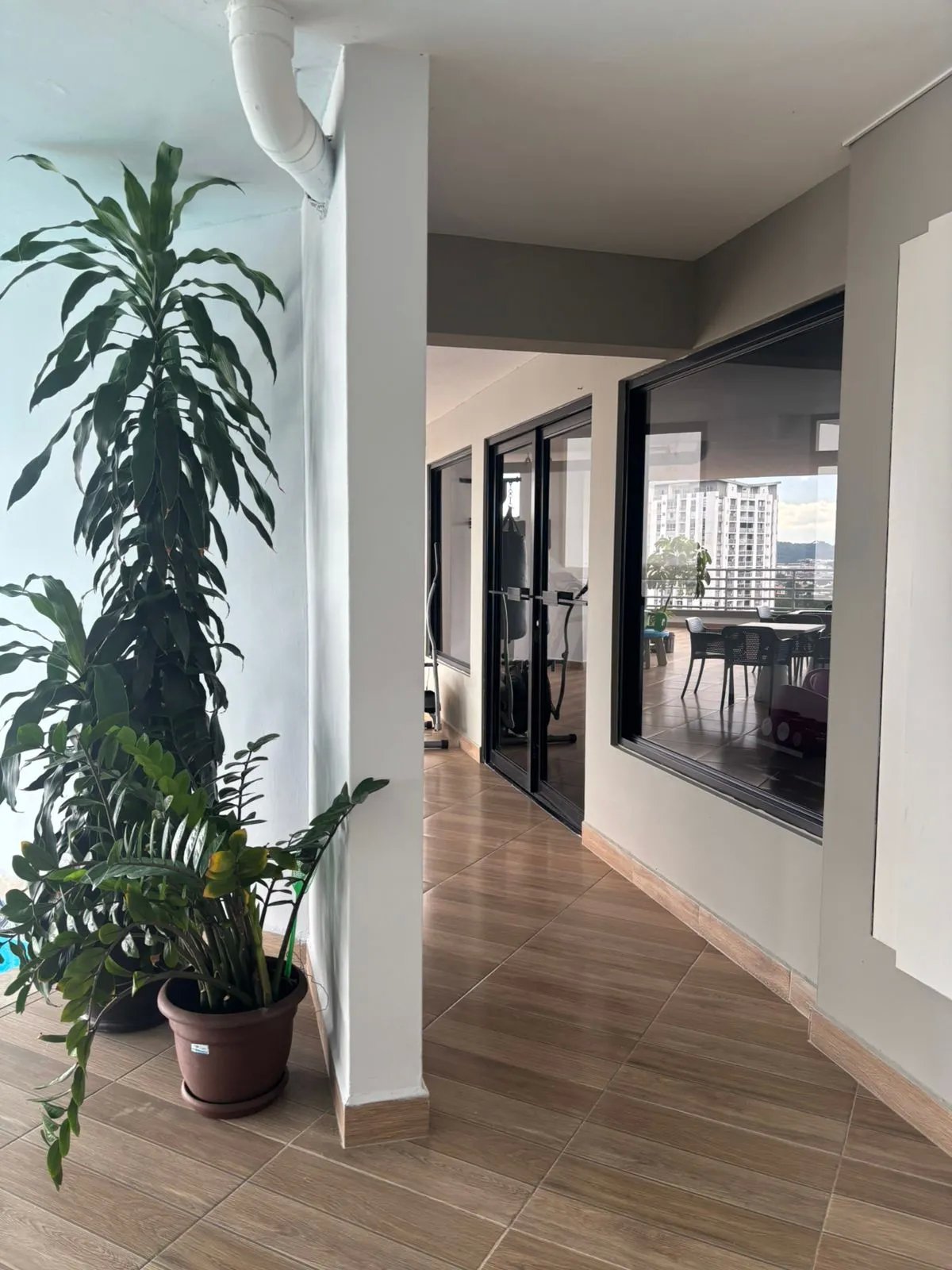 SE VENDE HERMOSO APARTAMENTO EN P.H. SKY VIEW