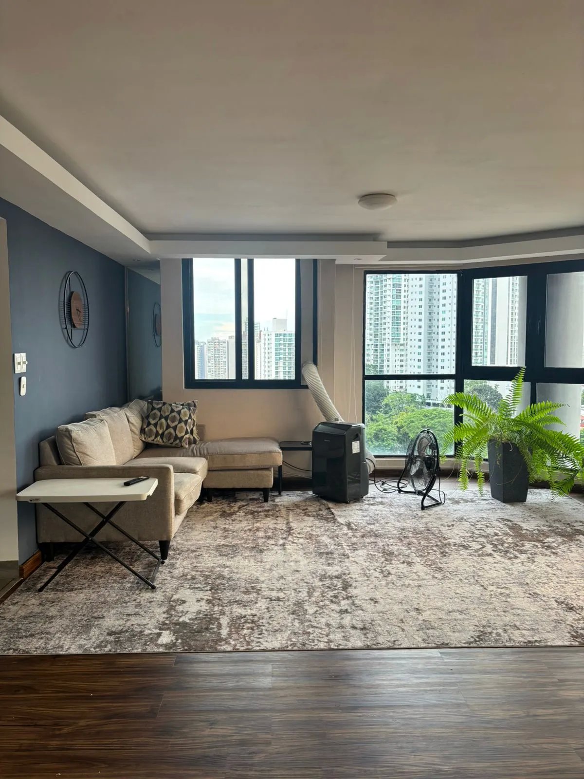 SE VENDE HERMOSO APARTAMENTO EN P.H. SKY VIEW