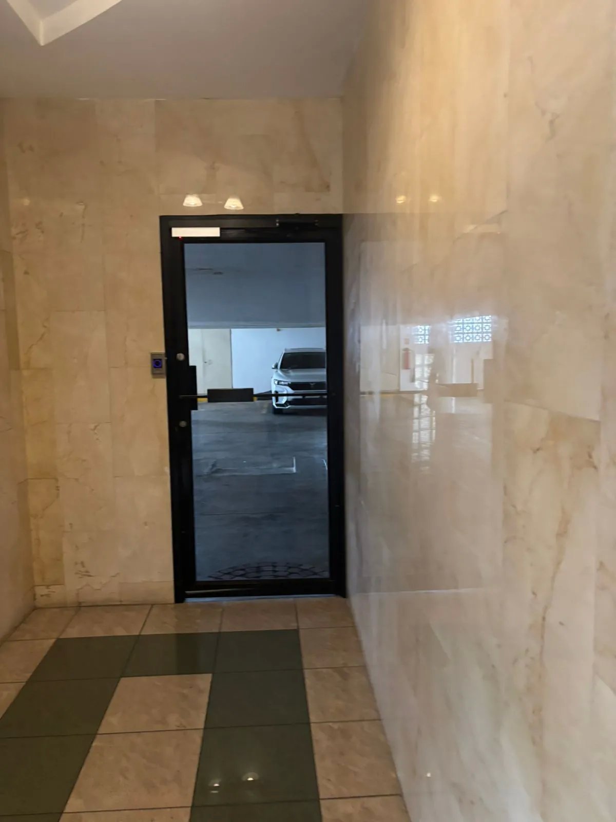 SE VENDE HERMOSO APARTAMENTO EN P.H. SKY VIEW