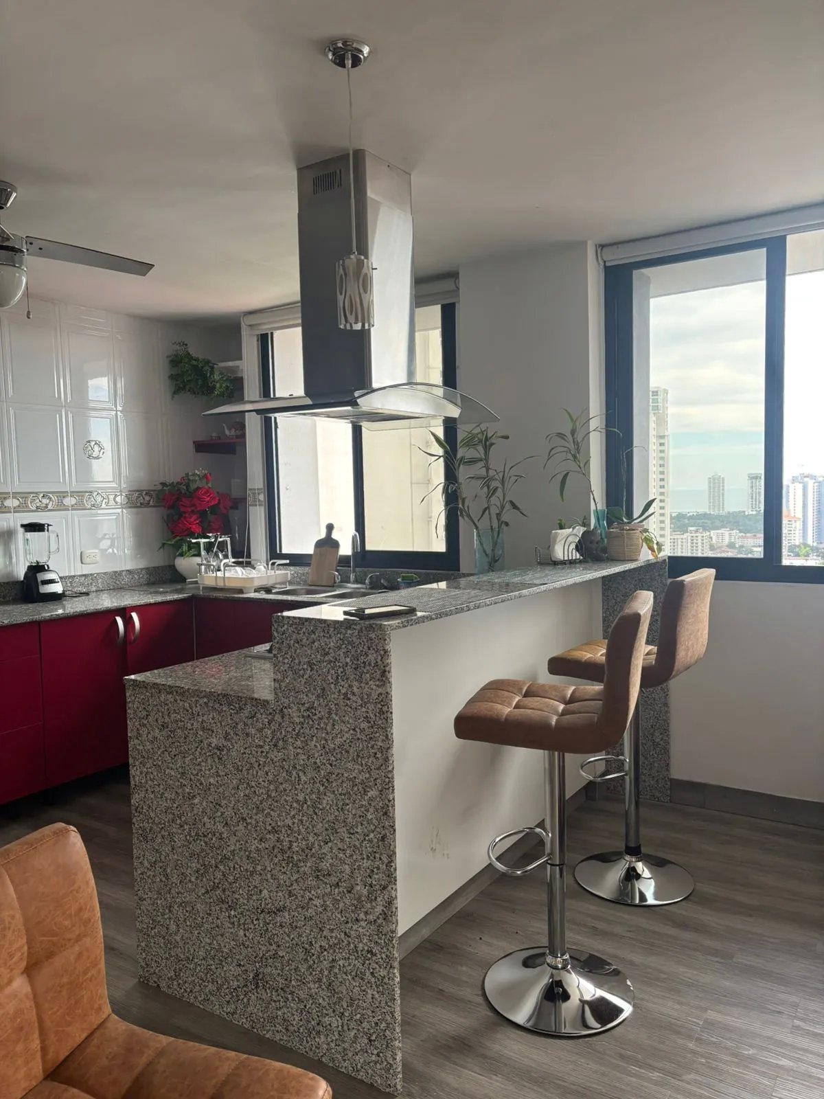 SE VENDE HERMOSO APARTAMENTO EN P.H. SKY VIEW