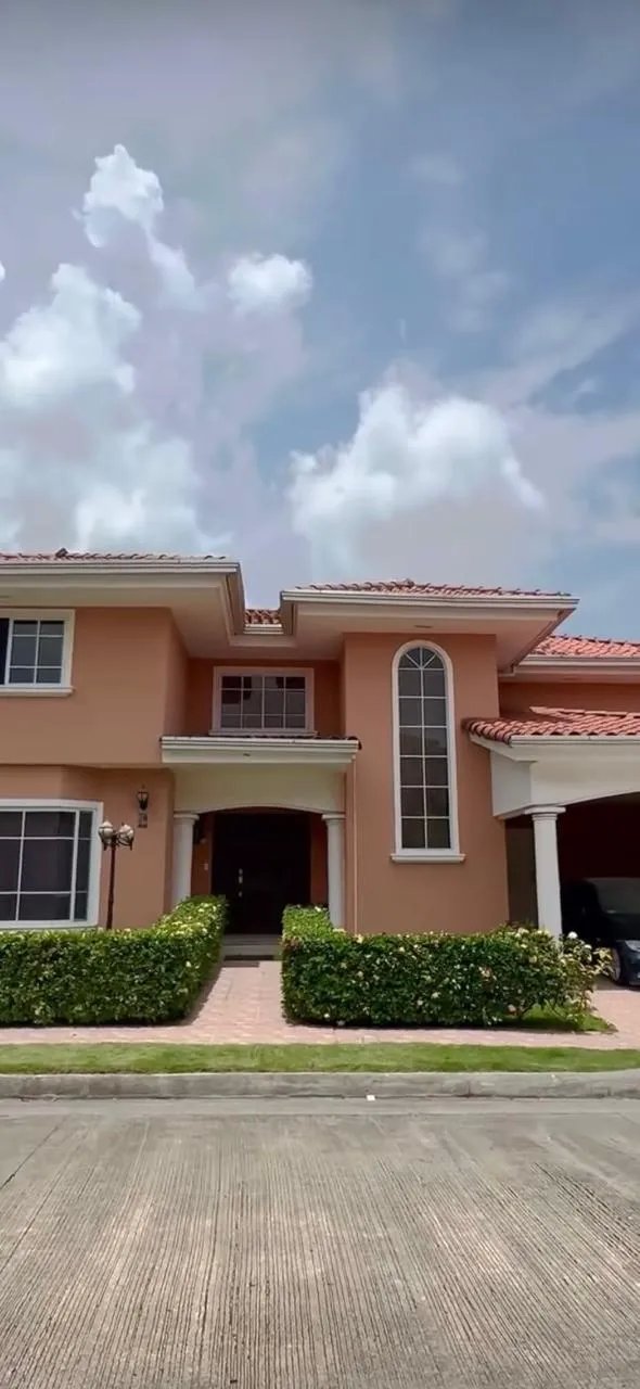 SE VENDE  CASA EN PALMERAS - COSTA DEL ESTE