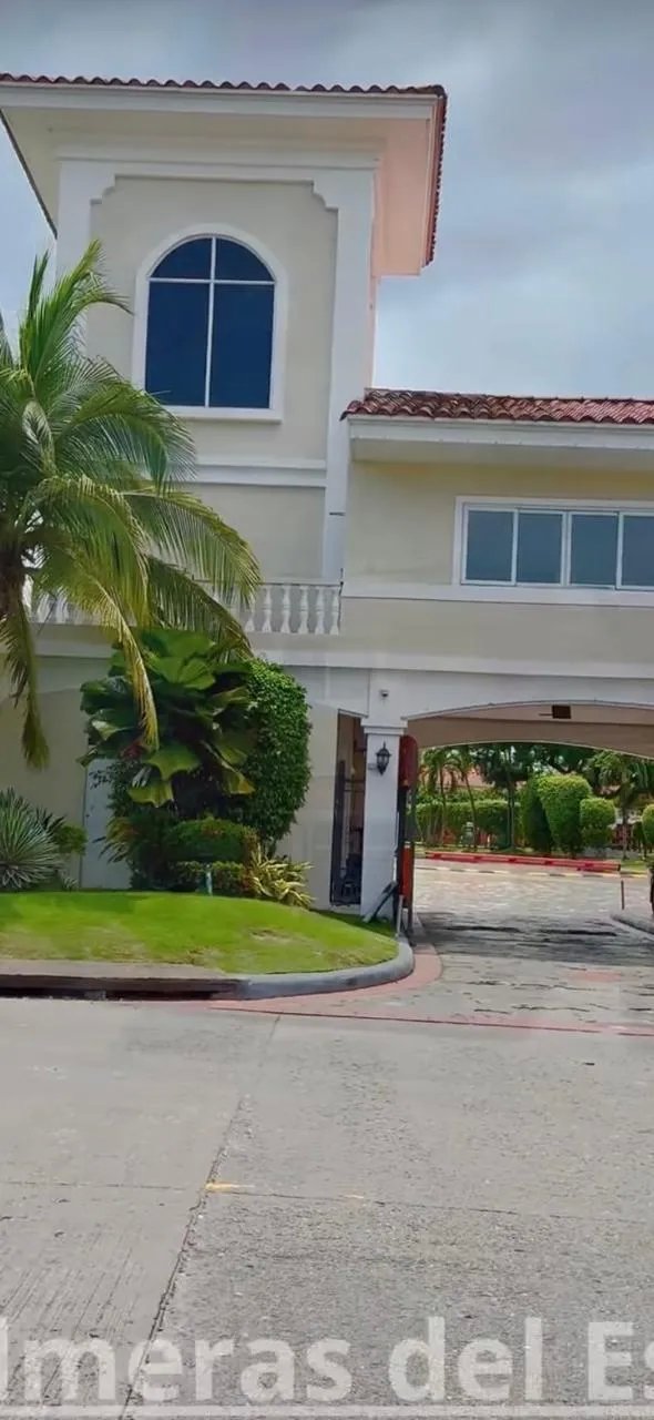 SE VENDE  CASA EN PALMERAS - COSTA DEL ESTE