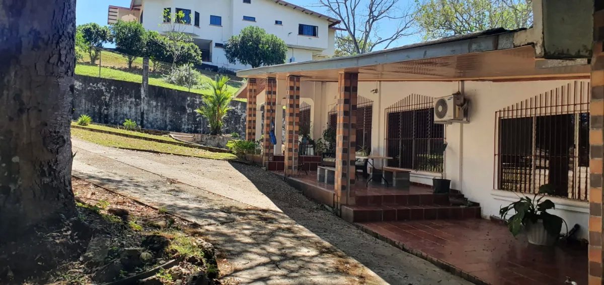 Multi-Family For Sale in Urbanizacion San Vicente David