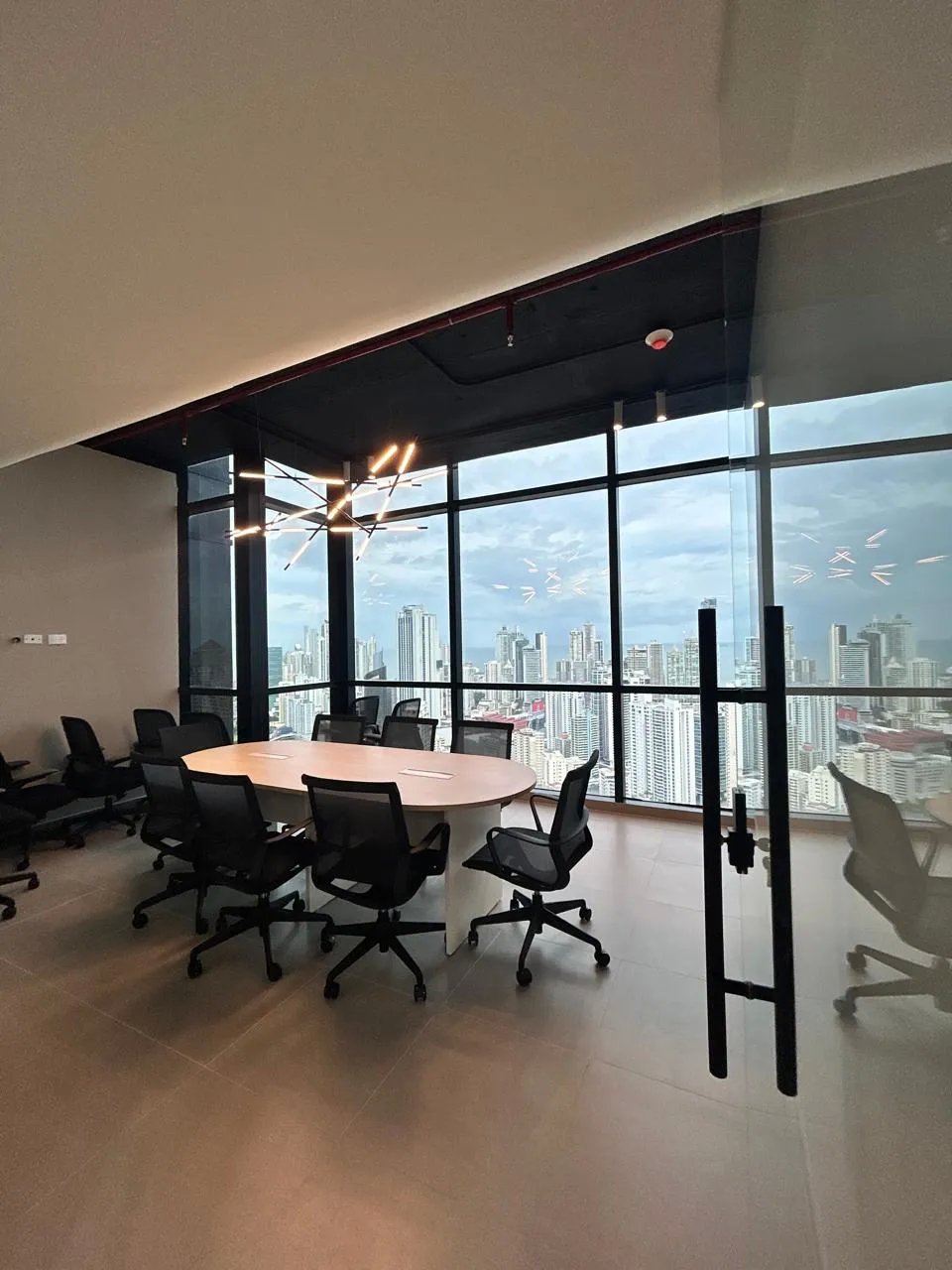 Alquiler de Oficina Amoblada  Tower Financial Center, Calle 50
